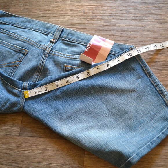NWT Gap Denim Jean Bermuda Shorts Women Size 10 - Picture 5 of 6